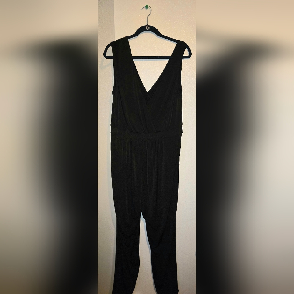 Size:2 Torrid Black Sleeveless Jumpsuit (NWOT)